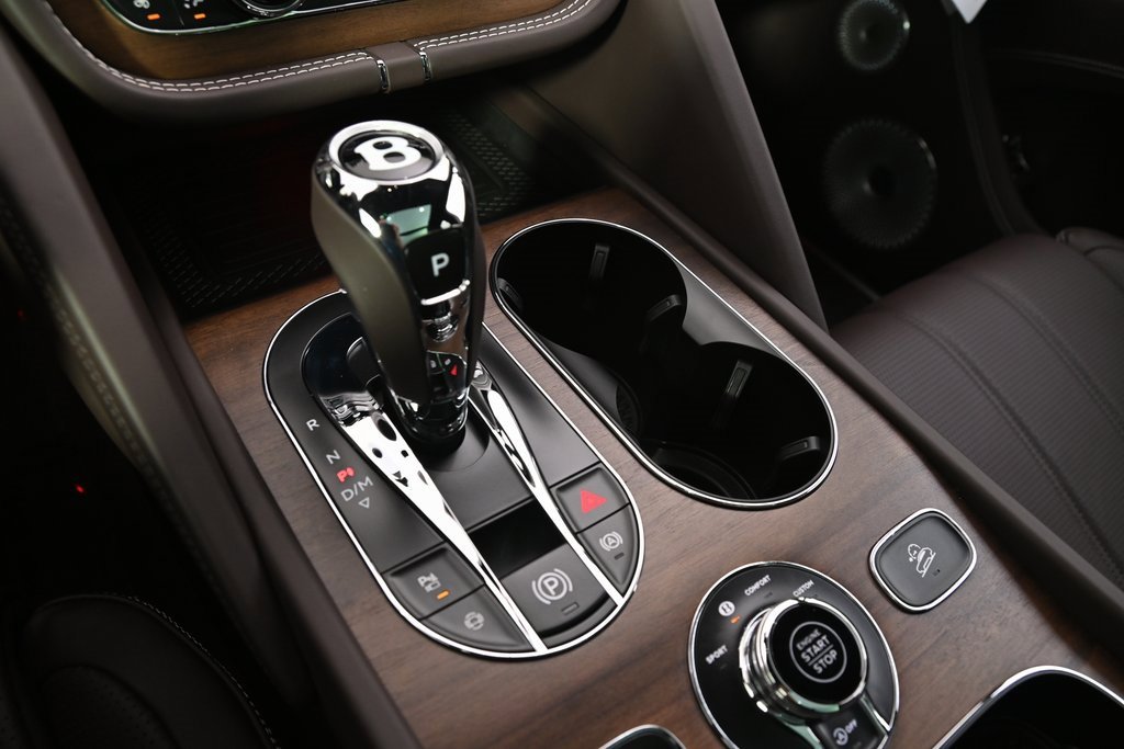 Used 2024 Bentley Bentayga Extended Wheelbase image 32