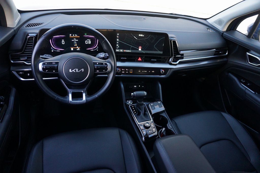 Used 2025 Kia Sportage EX image 13