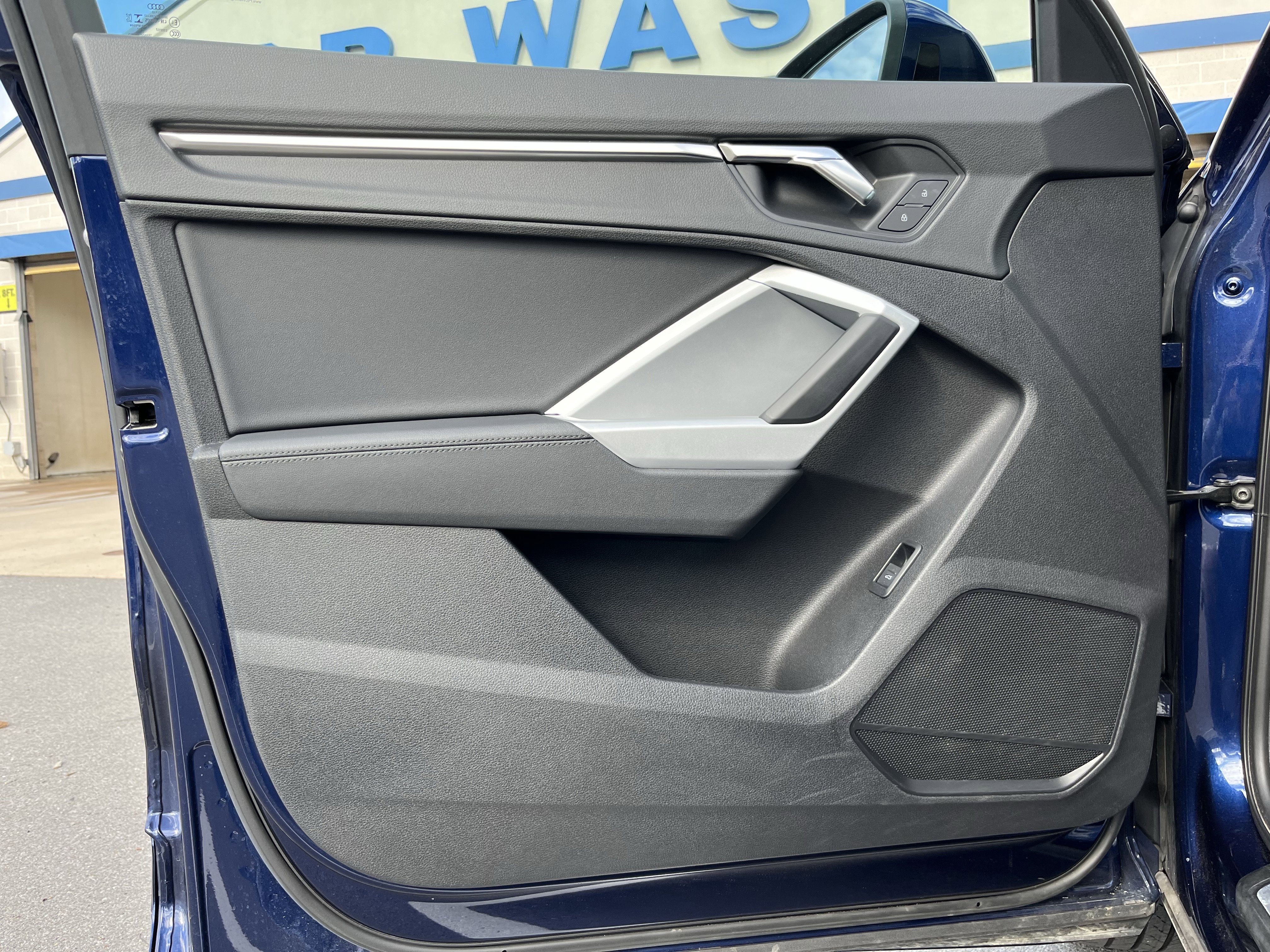 Used 2023 Audi Q3 2.0T Premium image 18