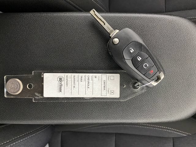 Used 2025 Chevrolet Trax LS w/ LS Convenience Package FWD image 31