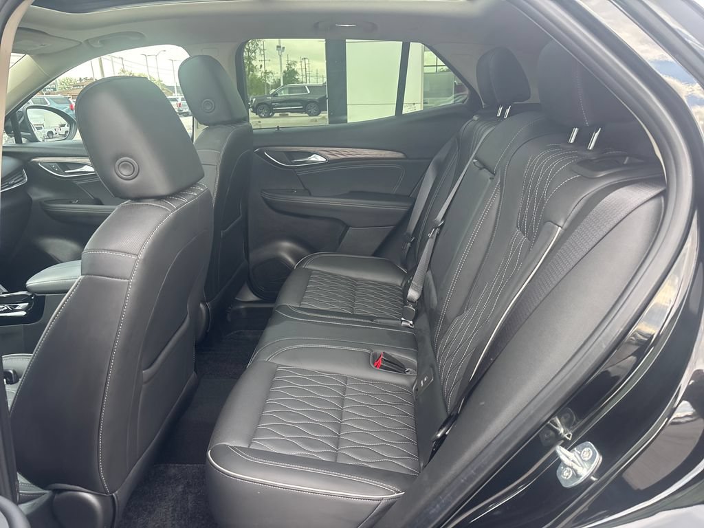 Used 2022 Buick Envision Avenir w/ Technology Package II AWD/4WD image 32