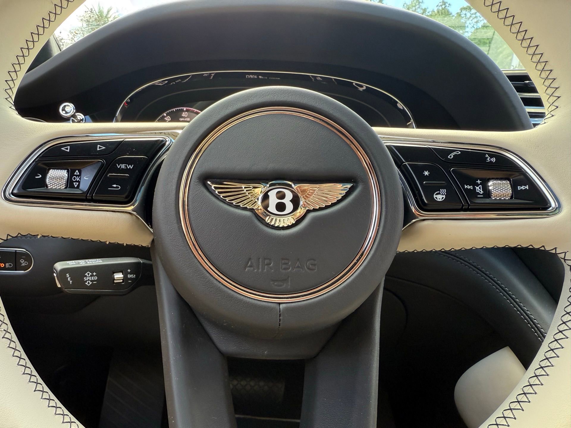 New 2025 Bentley Bentayga image 55