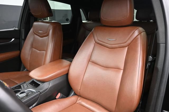 Used 2022 Cadillac XT5 Sportv w/ LPO, ONYX Package AWD/4WD image 11