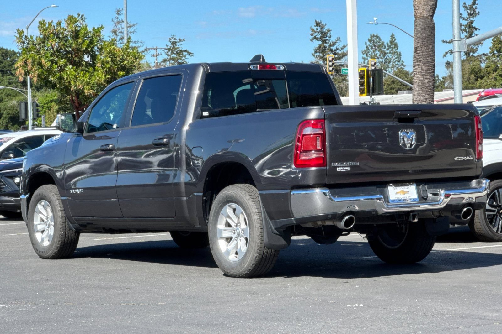Used 2024 RAM 1500 Laramie AWD/4WD image 7