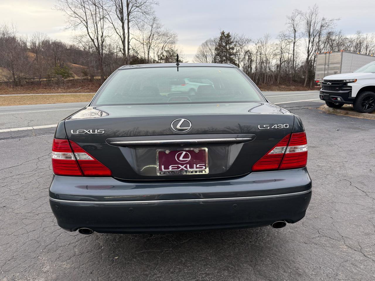 Used 2005 Lexus LS 430 RWD image 3