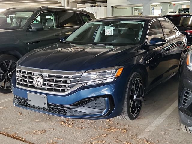 Used 2020 Volkswagen Passat 2.0T R-Line FWD image 3