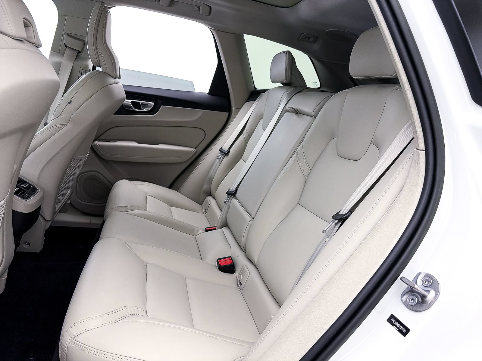 Used 2023 Volvo XC60 B5 Ultimate w/ Protection Package AWD/4WD image 65