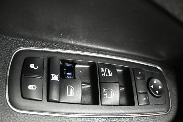 Used 2019 Chrysler 300 Touring w/ Chrome Appearance Package RWD image 27