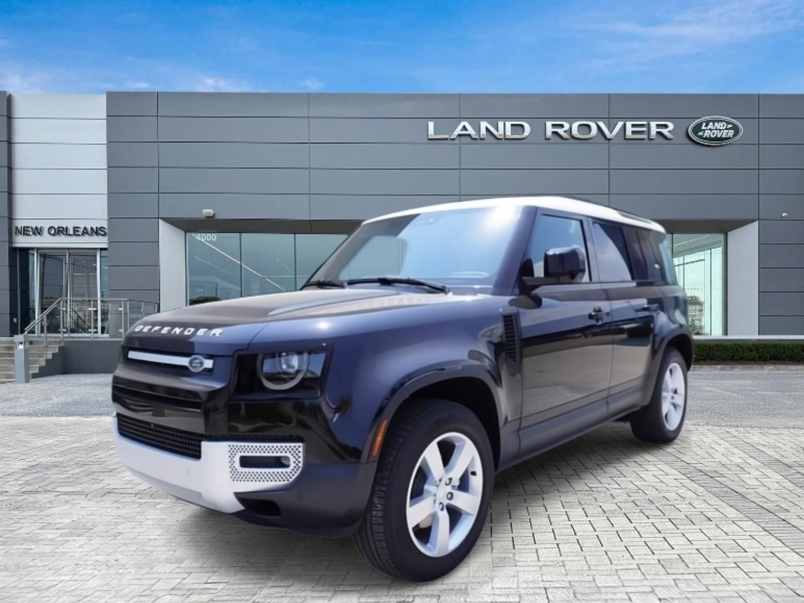 New 2024 Land Rover Defender 110 S image 1