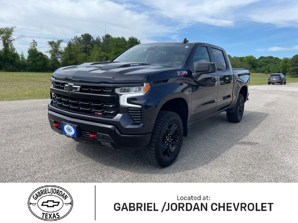 Used 2024 Chevrolet Silverado 1500 LT Trail Boss w/ Convenience Package II image 1
