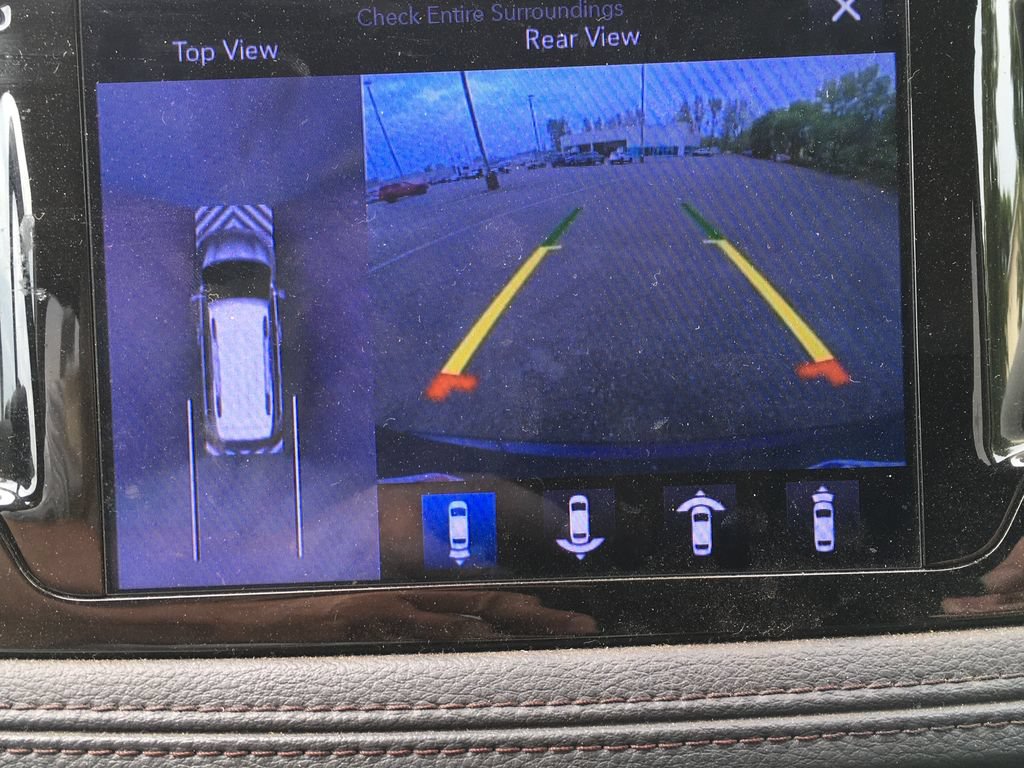 Used 2017 Chrysler Pacifica Limited FWD image 10