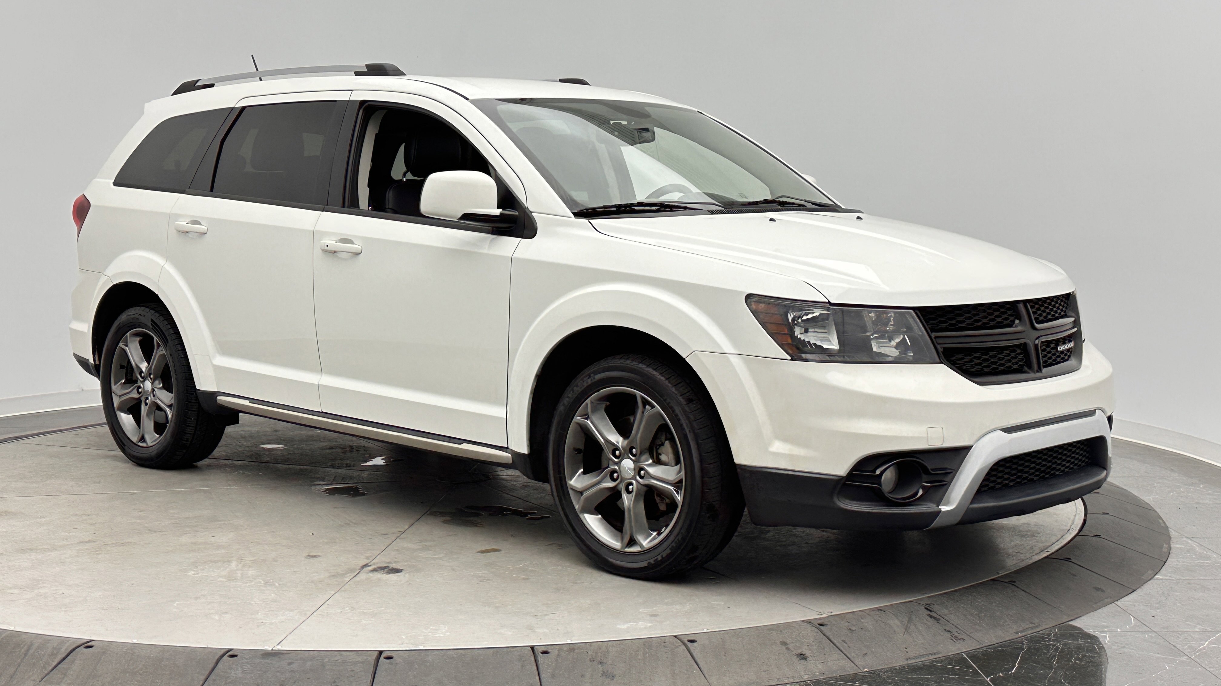 Used 2016 Dodge Journey Crossroad FWD image 4