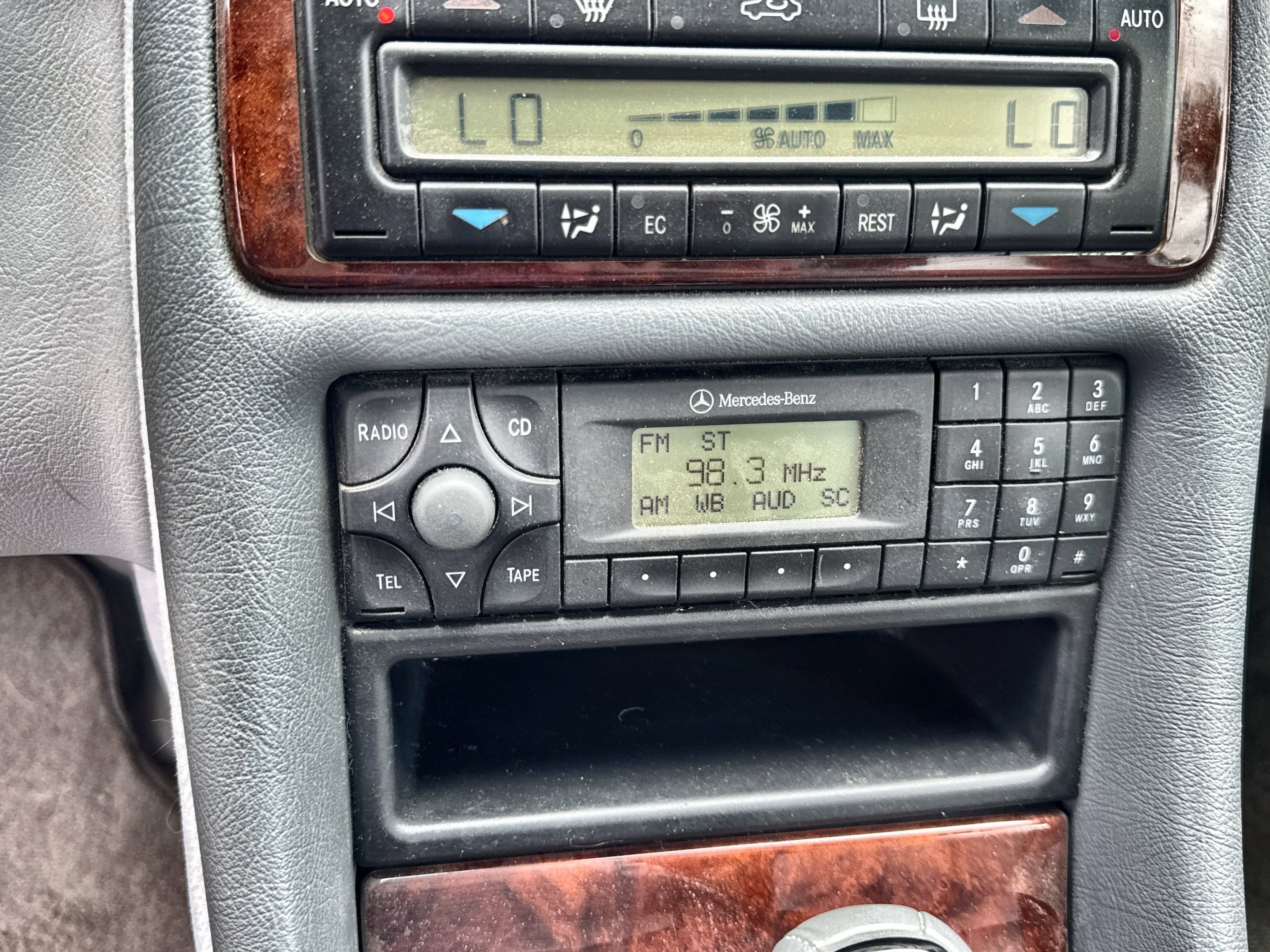 Used 1999 Mercedes-Benz CLK 320 Coupe image 16