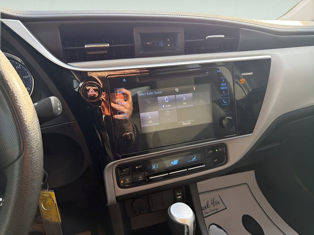 Used 2017 Toyota Corolla L image 25