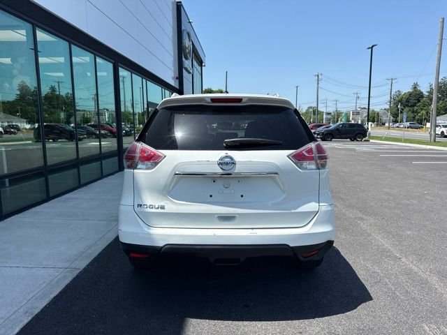 Used 2016 Nissan Rogue S w/ Appearance Package FWD image 4