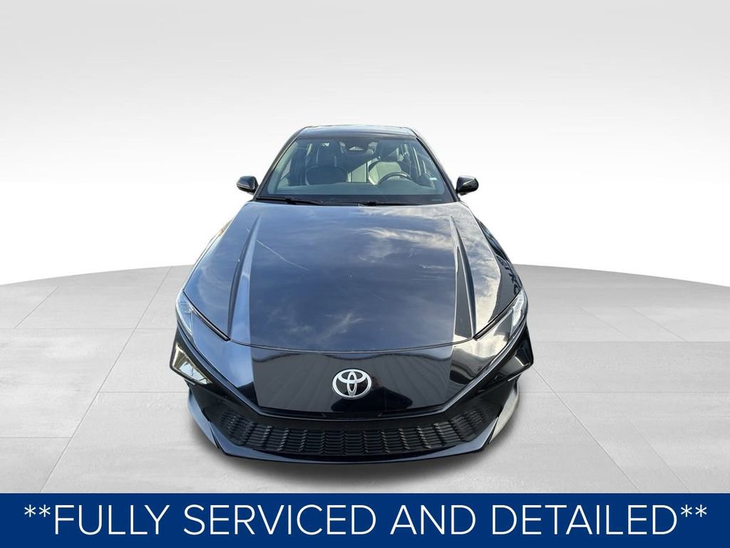 Used 2025 Toyota Camry SE image 10