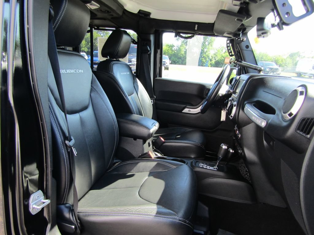 Used 2016 Jeep Wrangler Unlimited Rubicon AWD/4WD image 19