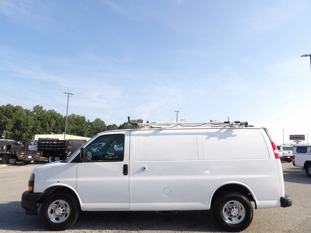 Used 2018 Chevrolet Express 2500 w/ Driver Convenience Package RWD image 56