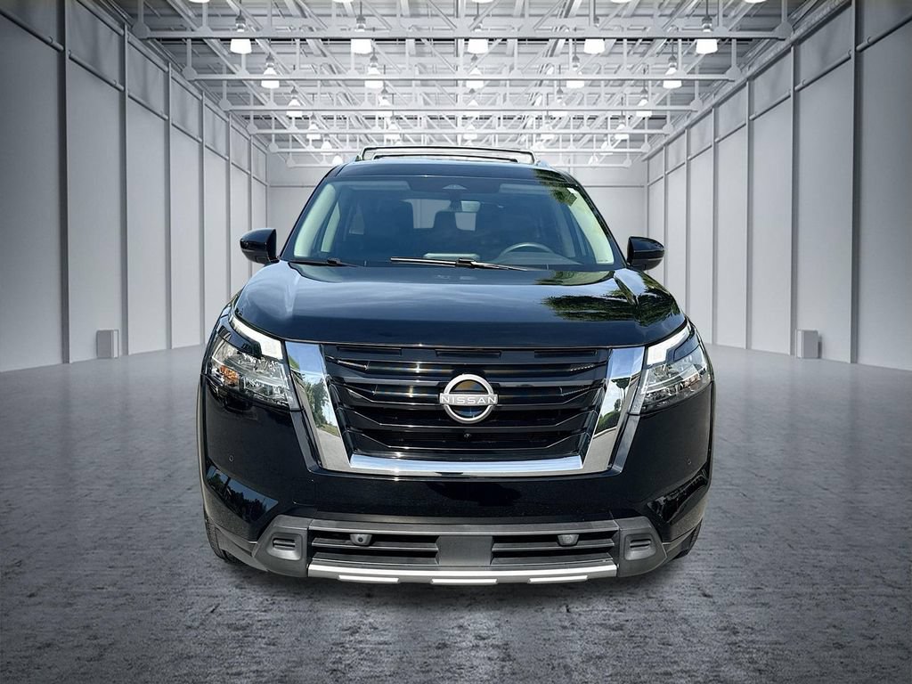 Certified 2024 Nissan Pathfinder SL FWD image 2