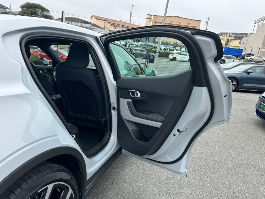 Used 2023 Polestar Polestar 2 w/ Pilot Pack AWD/4WD image 40