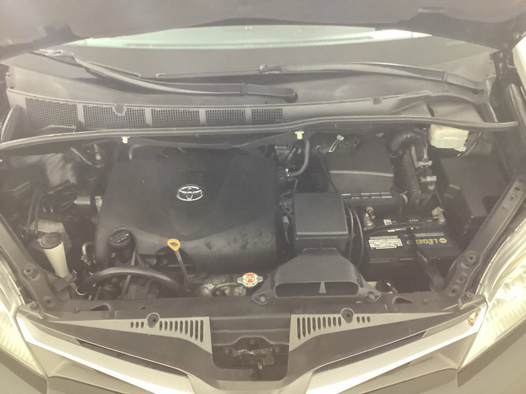 Used 2020 Toyota Sienna XLE FWD image 32