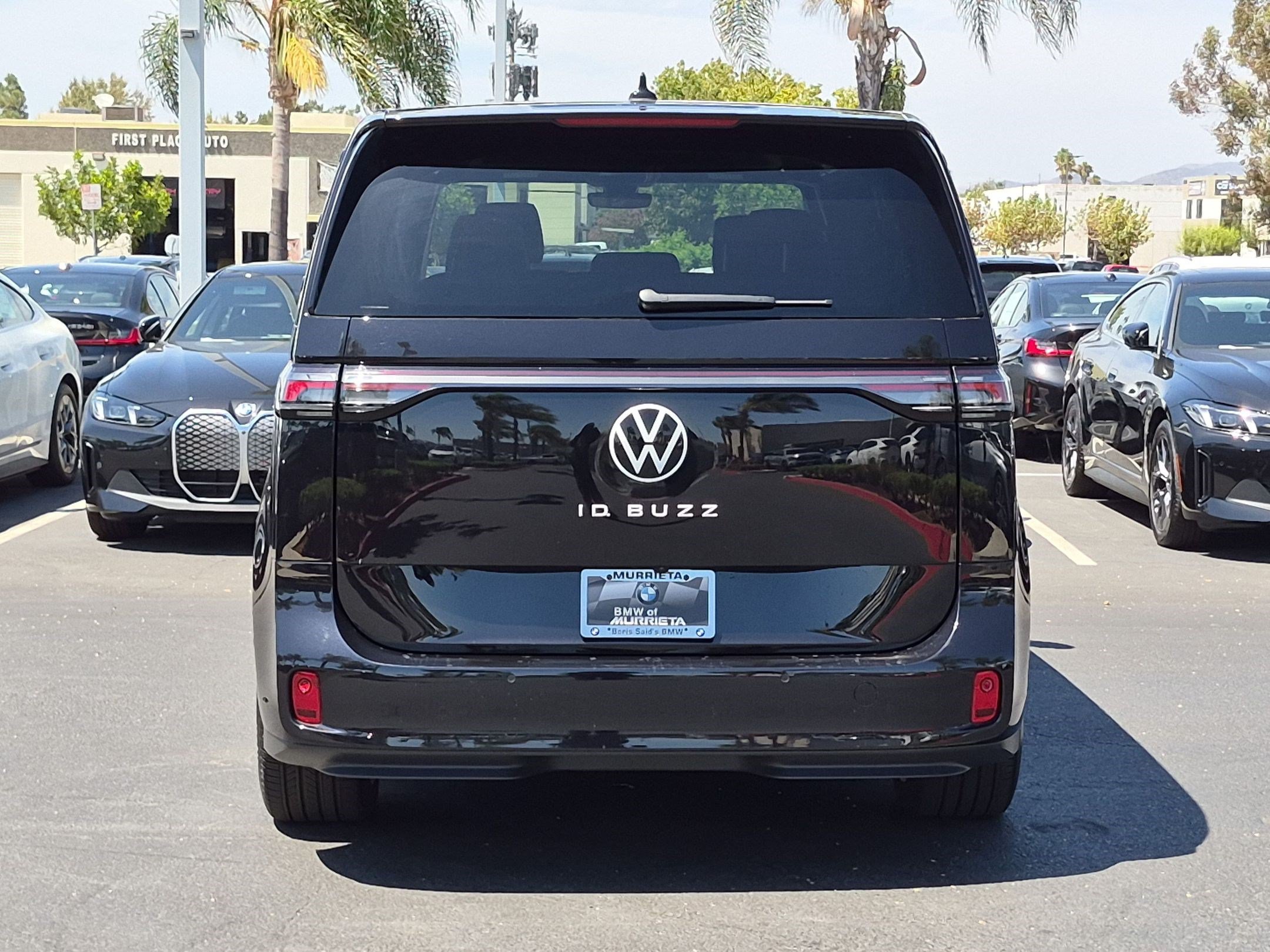 Used 2025 Volkswagen ID. Buzz Pro S RWD image 9