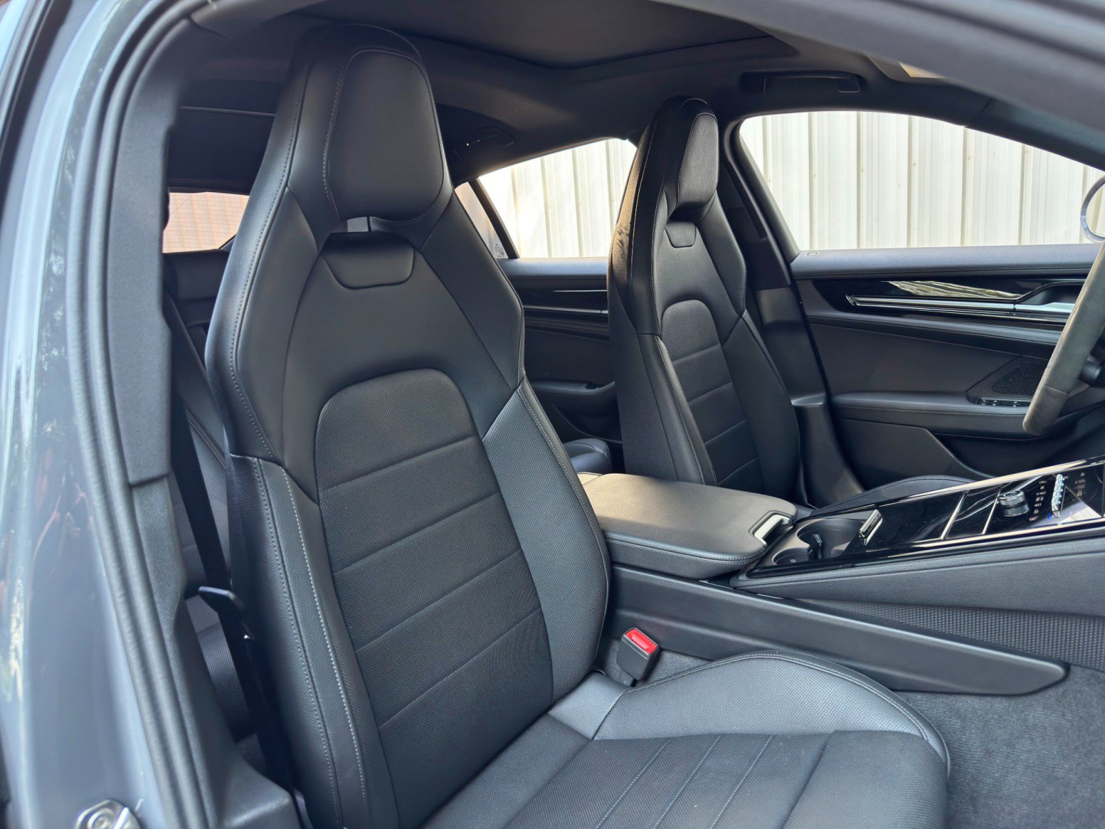 Used 2025 Porsche Panamera 4 w/ Premium Package AWD/4WD image 44