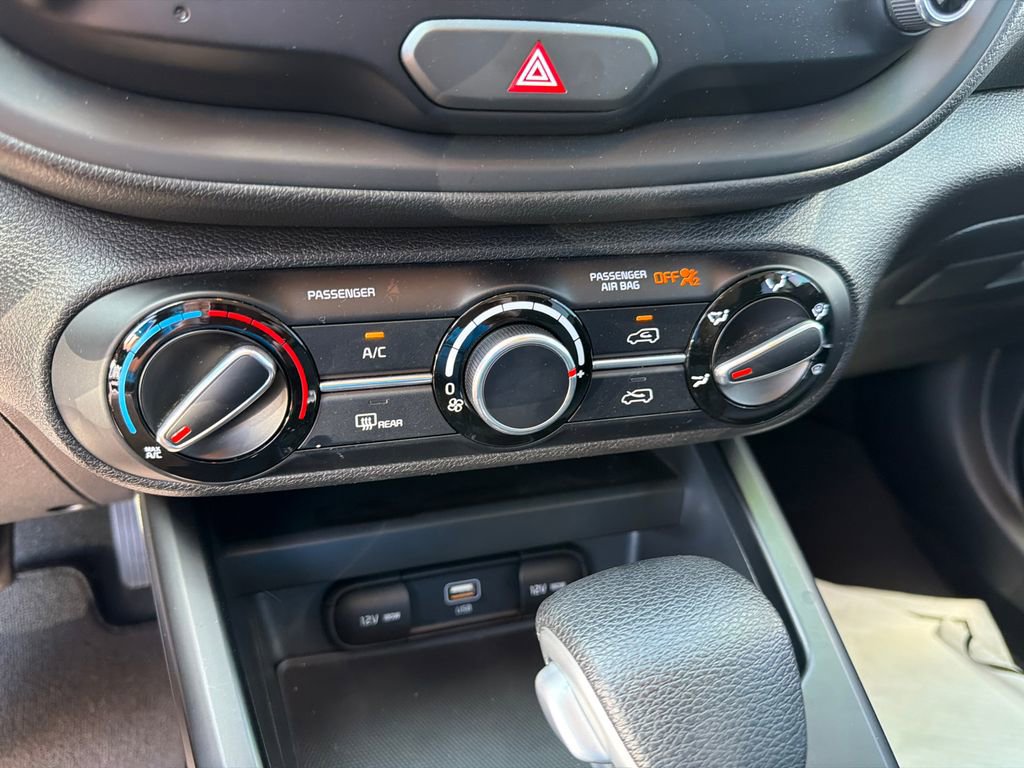 Used 2023 Kia Soul LX w/ LX Technology Package FWD image 27