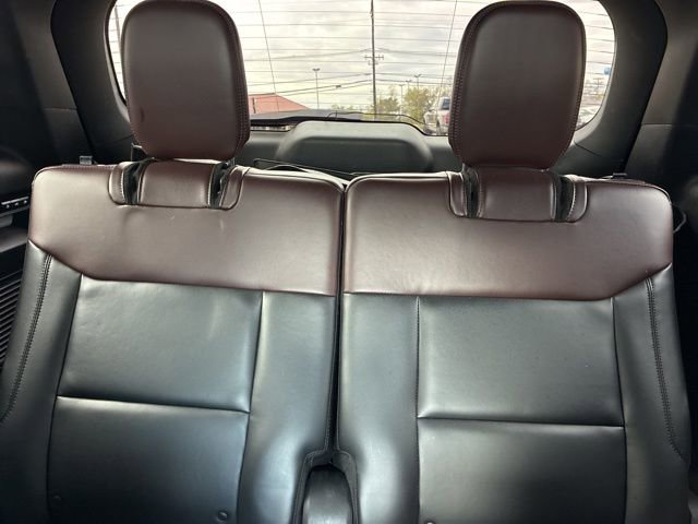 Used 2020 Ford Explorer Platinum w/ Premium Technology Package AWD/4WD image 28