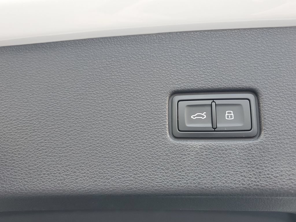 Certified 2023 Audi Q8 Premium w/ Convenience Package AWD/4WD image 15