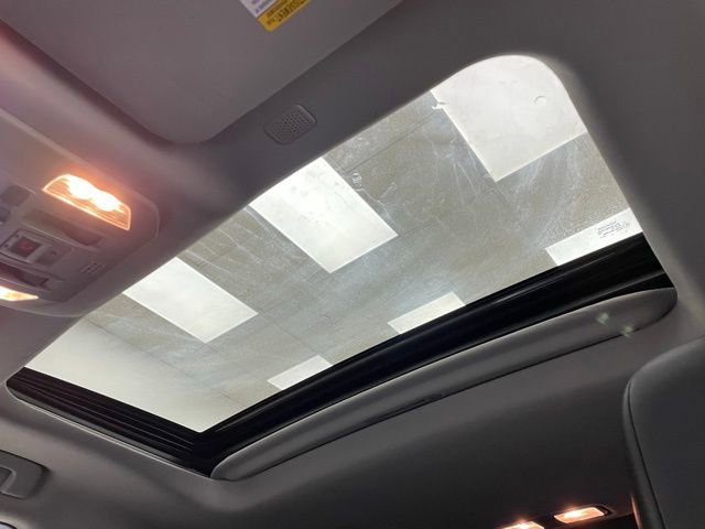 Used 2021 Toyota Highlander XLE image 23