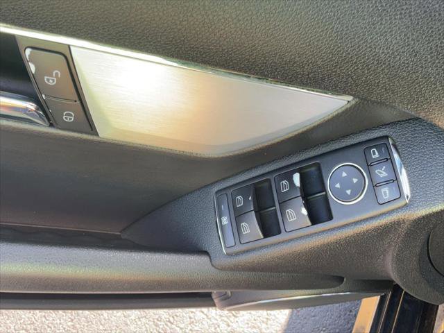 Used 2008 Mercedes-Benz C 300 Sport 4MATIC image 18