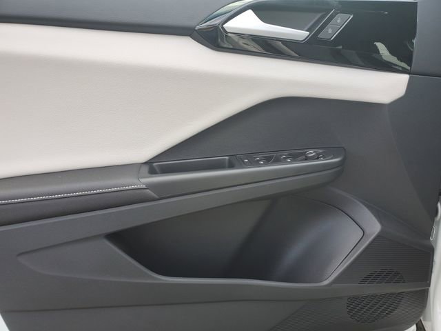 New 2025 Volkswagen Taos S image 12