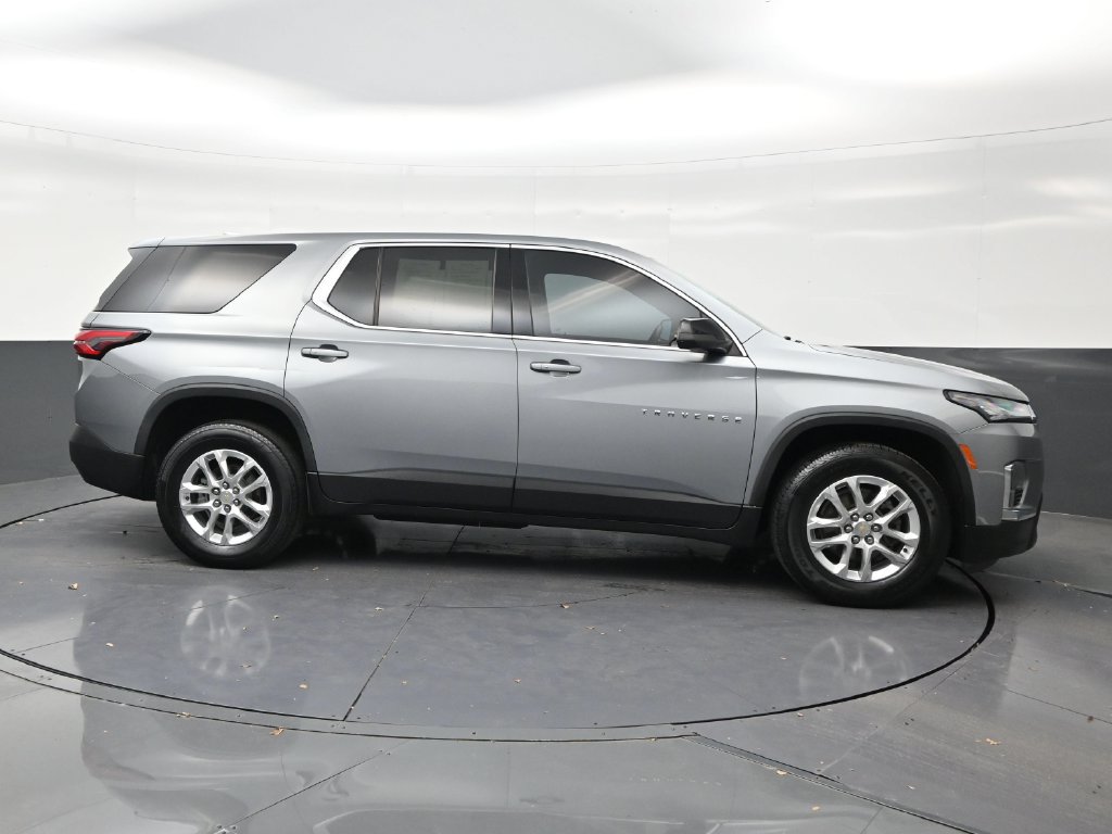 Used 2023 Chevrolet Traverse LS FWD image 6