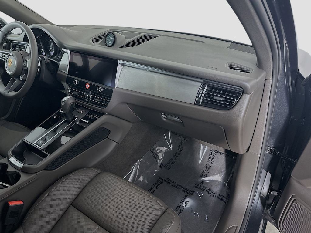 New 2026 Porsche Macan Turbo image 31