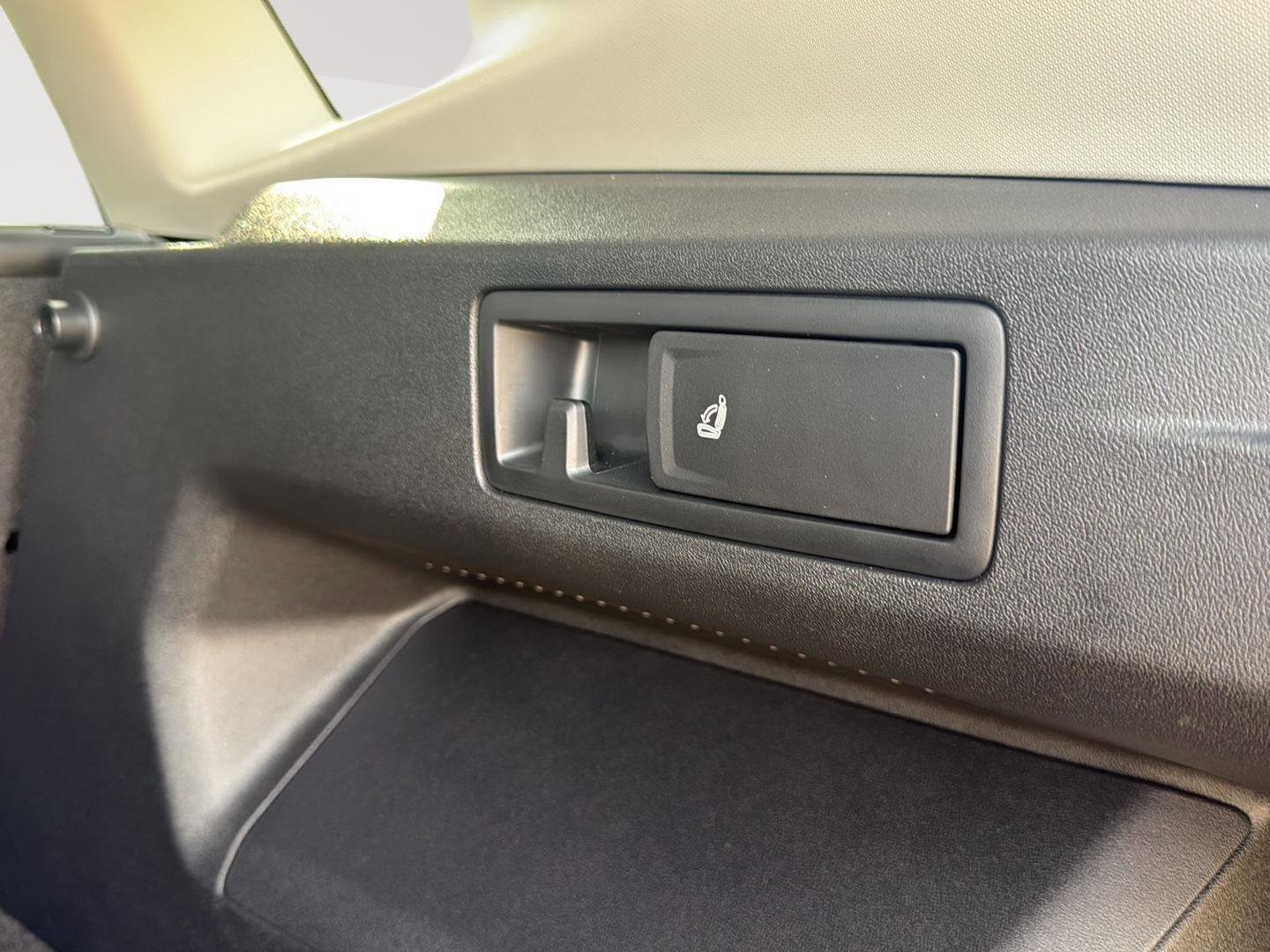 Certified 2025 Volkswagen Tiguan S image 22