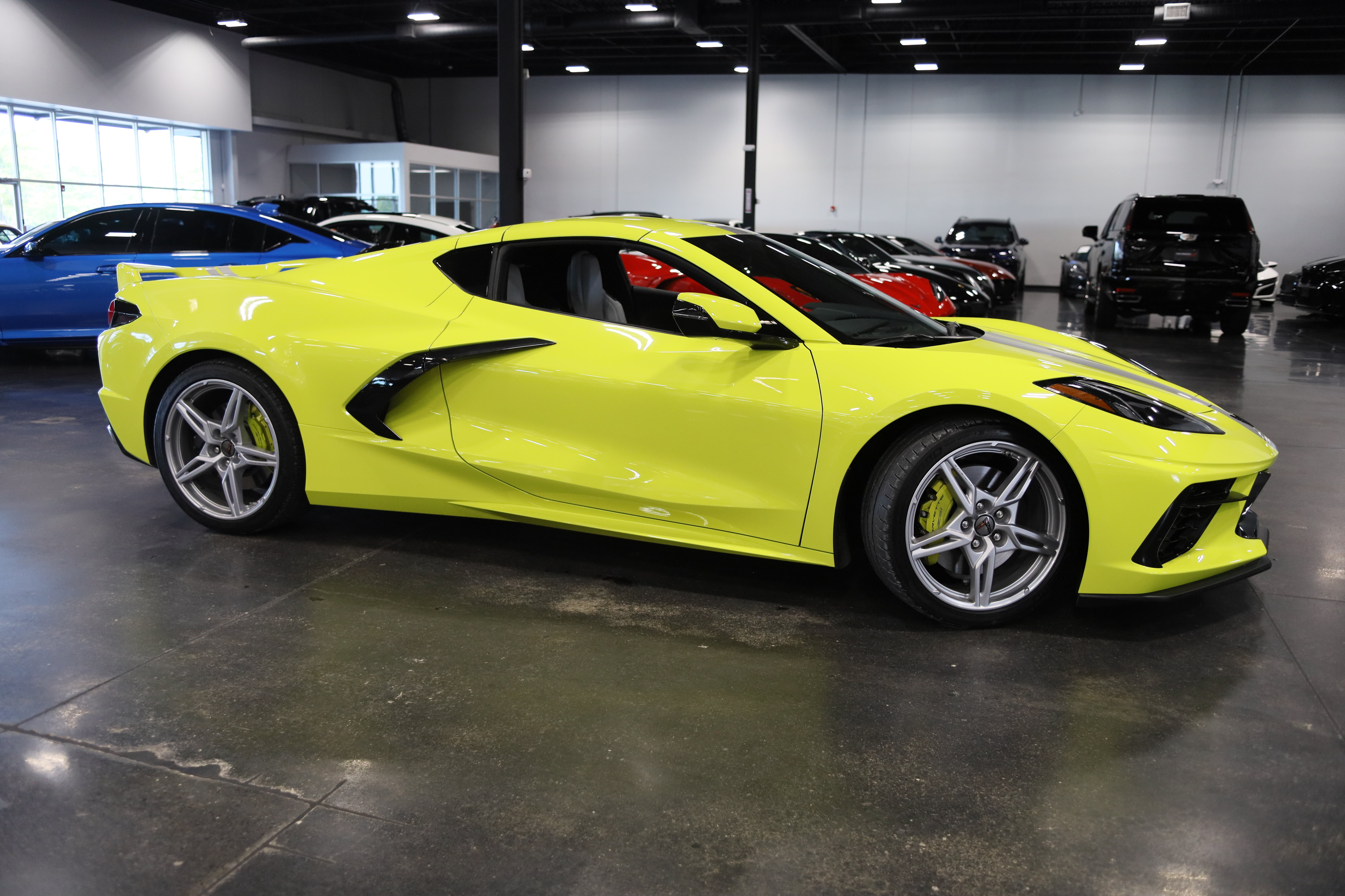 Used 2022 Chevrolet Corvette Stingray Coupe w/ Z51 Performance Package RWD image 8