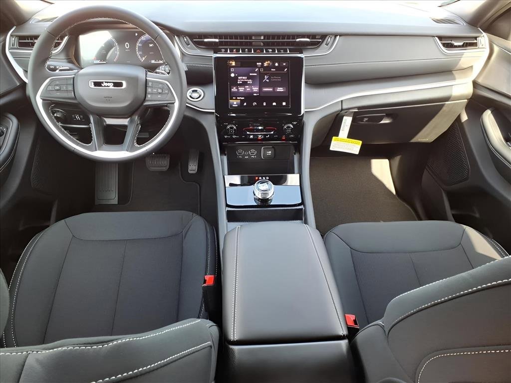 New 2025 Jeep Grand Cherokee Laredo X image 13