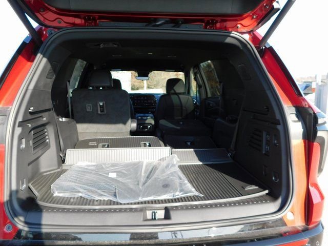 New 2026 Chevrolet Traverse RS w/ LPO, Floor Liner Package image 28