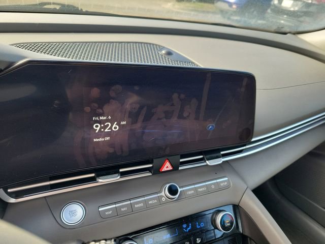 Used 2024 Hyundai Elantra SEL image 19