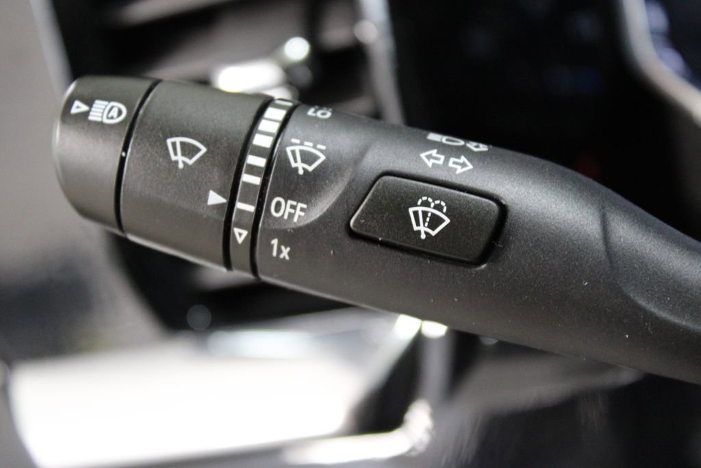 Used 2025 GMC Sierra 1500 SLT image 42