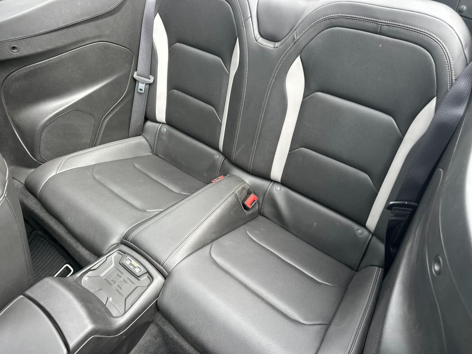 Used 2016 Chevrolet Camaro SS RWD image 4