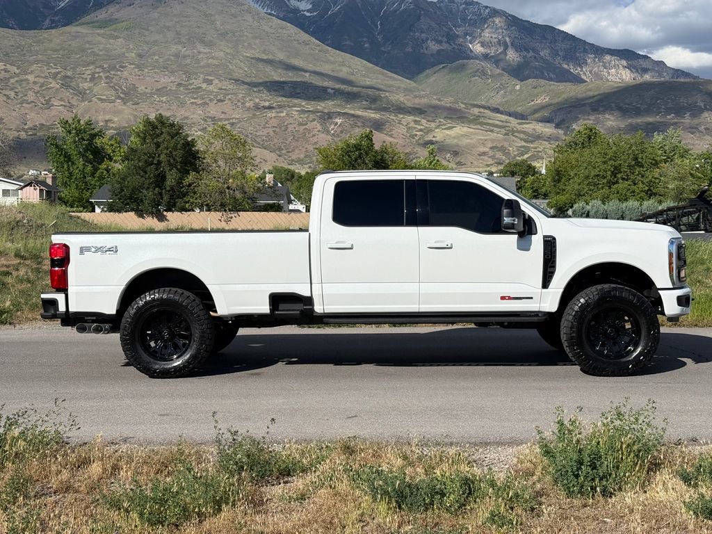 Used 2026 Ford F350 Lariat w/ Black Appearance Package AWD/4WD image 8