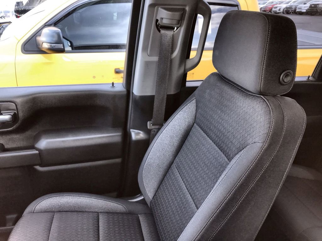 Used 2025 Chevrolet Silverado 2500 Custom w/ Custom Value Package image 21