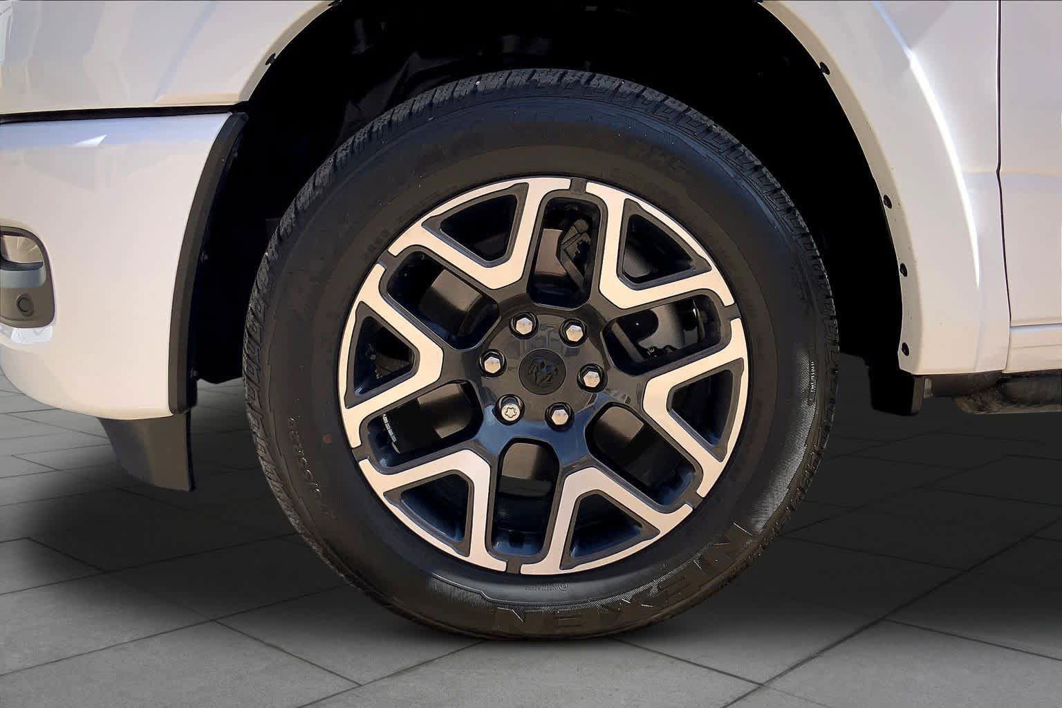 Used 2025 RAM 1500 Laramie w/ Laramie Southwest Edition AWD/4WD image 10