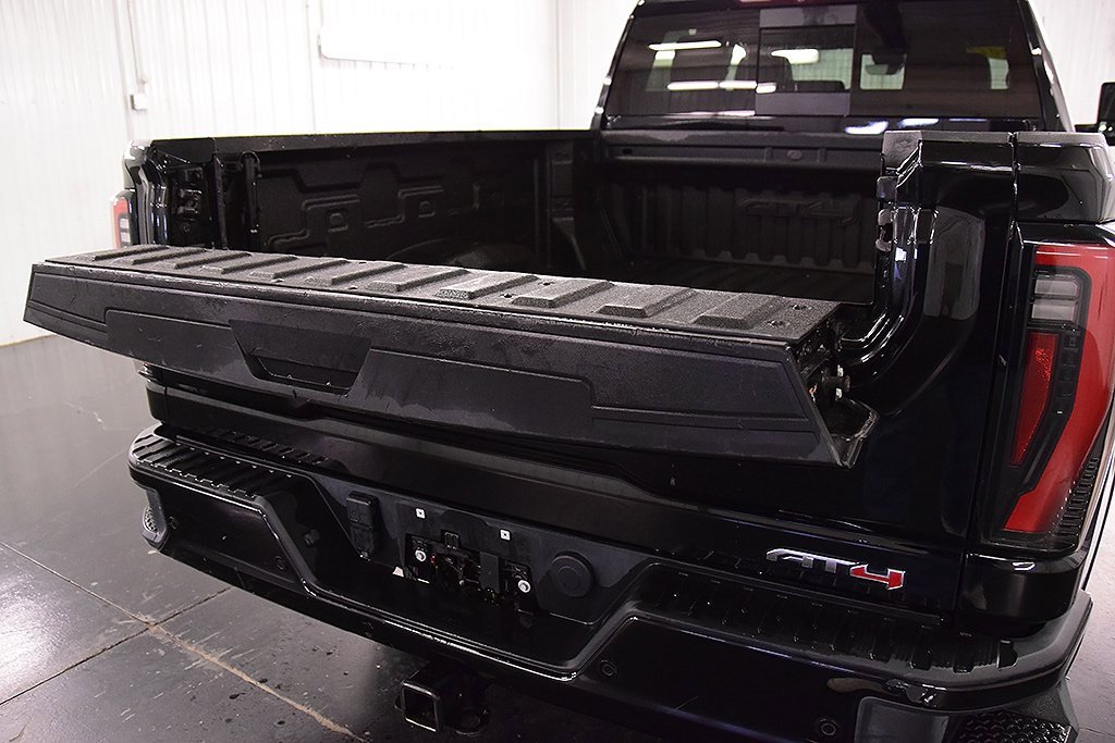 Used 2024 GMC Sierra 2500 AT4 w/ AT4 Premium Plus Package image 7