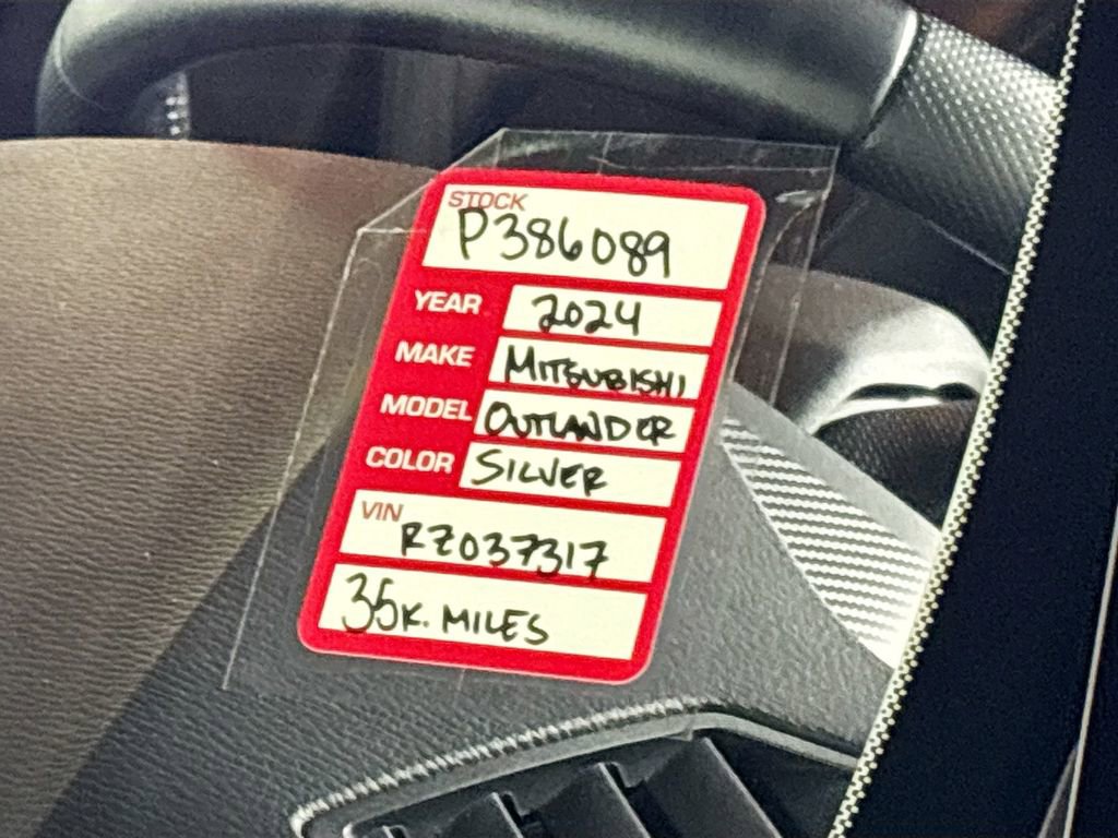 Used 2024 Mitsubishi Outlander SE image 25