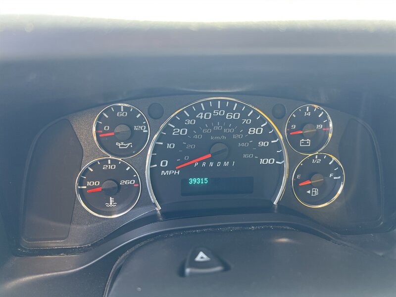 Used 2023 GMC Savana 3500 Extended w/ Power Convenience Package RWD image 5