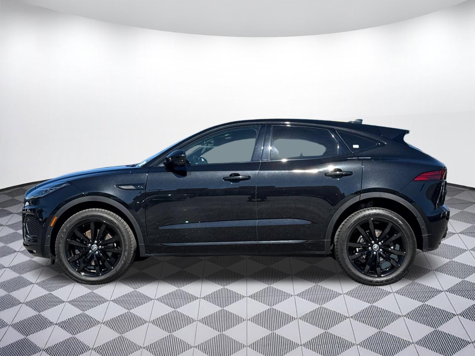 Used 2024 Jaguar E-PACE R-Dynamic SE AWD/4WD image 2