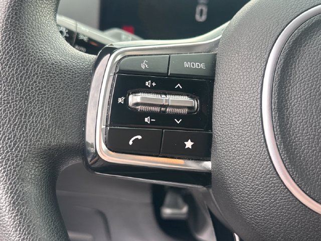 Used 2024 Kia Sorento LX FWD image 18
